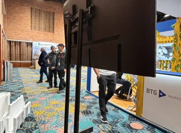 Alquiler de Pantalla - Monitor Industrial (9) - App Zone Web